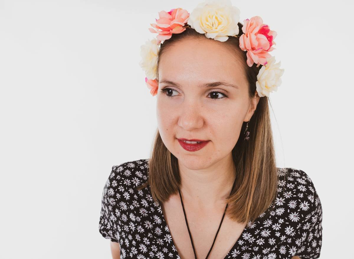 How Hair Headbands Deliver a Professional Finish—Without the Salon Price Tag