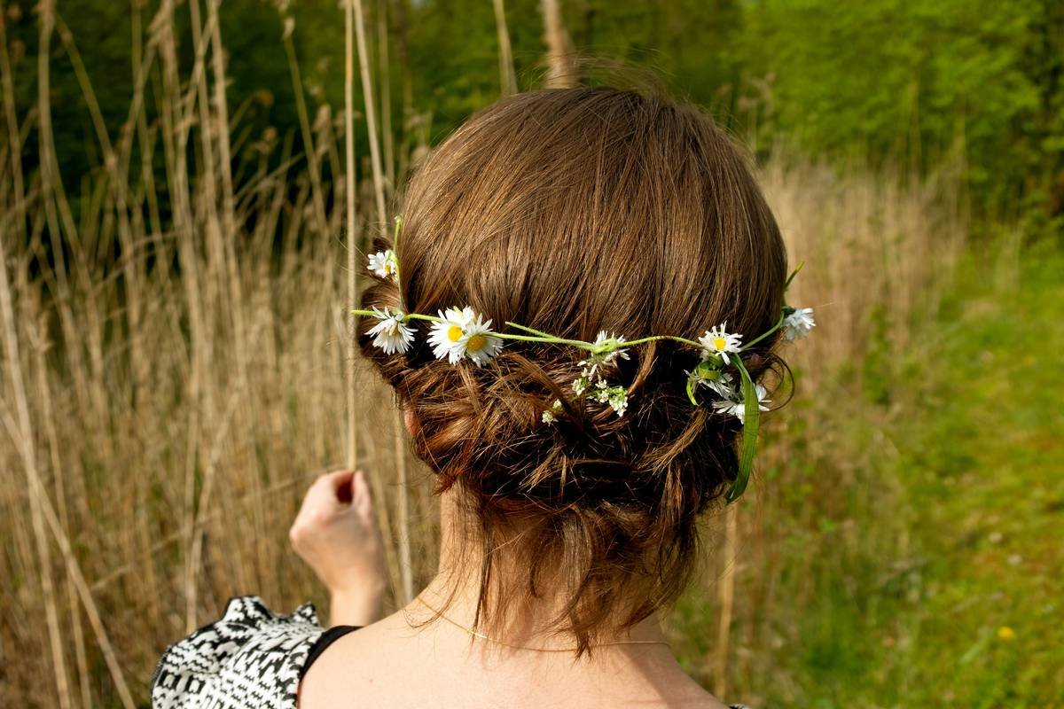Floral Headbands: The Everyday Styling Secret No One’s Talking About