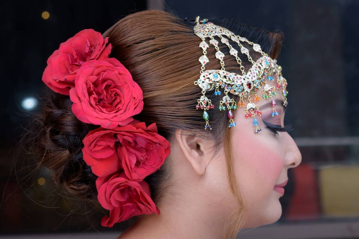 Hairbands: The Overlooked Styling Power Move Hiding in Plain Sight